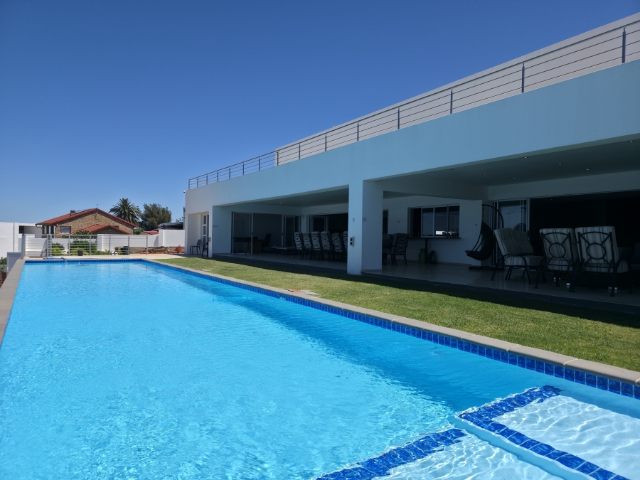 5 Bedroom Property for Sale in Jeffreys Bay Central Eastern Cape